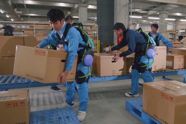 Экзоскелет AWN в работе